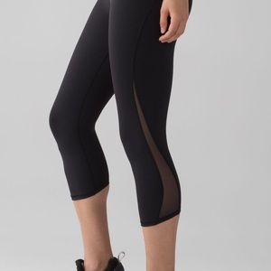 Lululemon Train Times Crop 17" Black Size 6